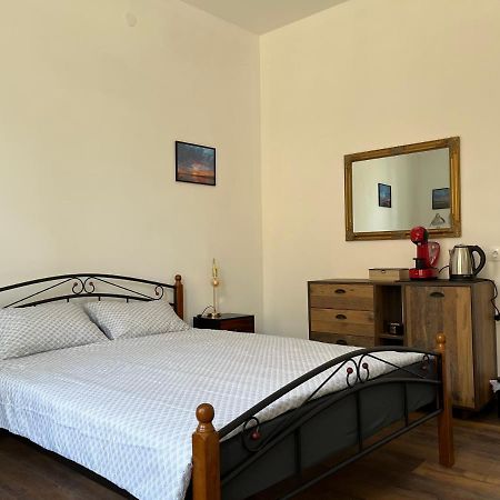 Prista Guest Rooms Русе Екстер'єр фото