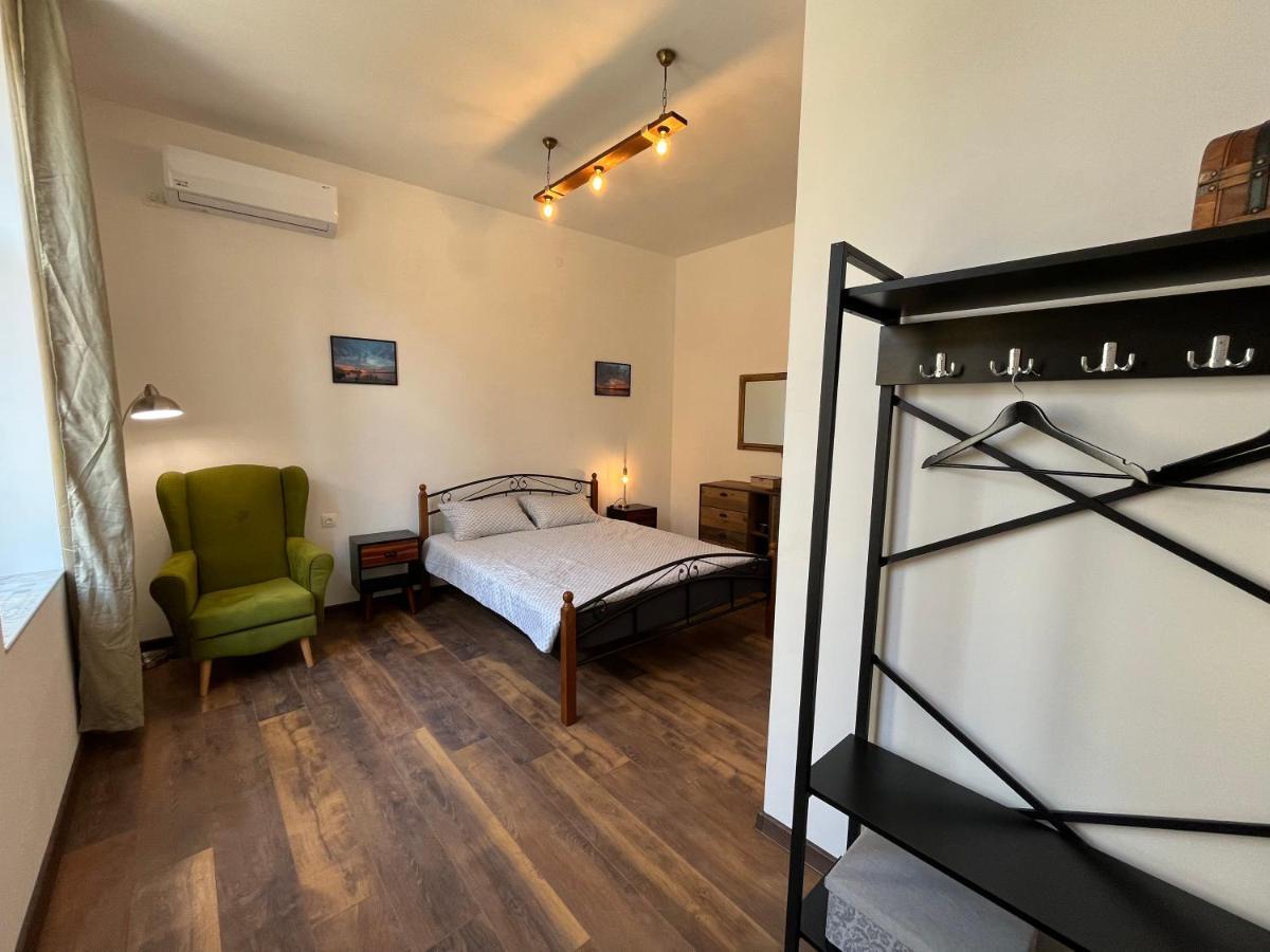Prista Guest Rooms Русе Екстер'єр фото